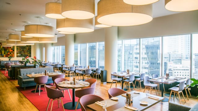 Swissôtel Tallinna restoran, ProfiElekteri toodetud ja paigaldatud disainvalgustid